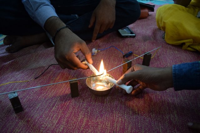 Checking the flow of heat in solid.